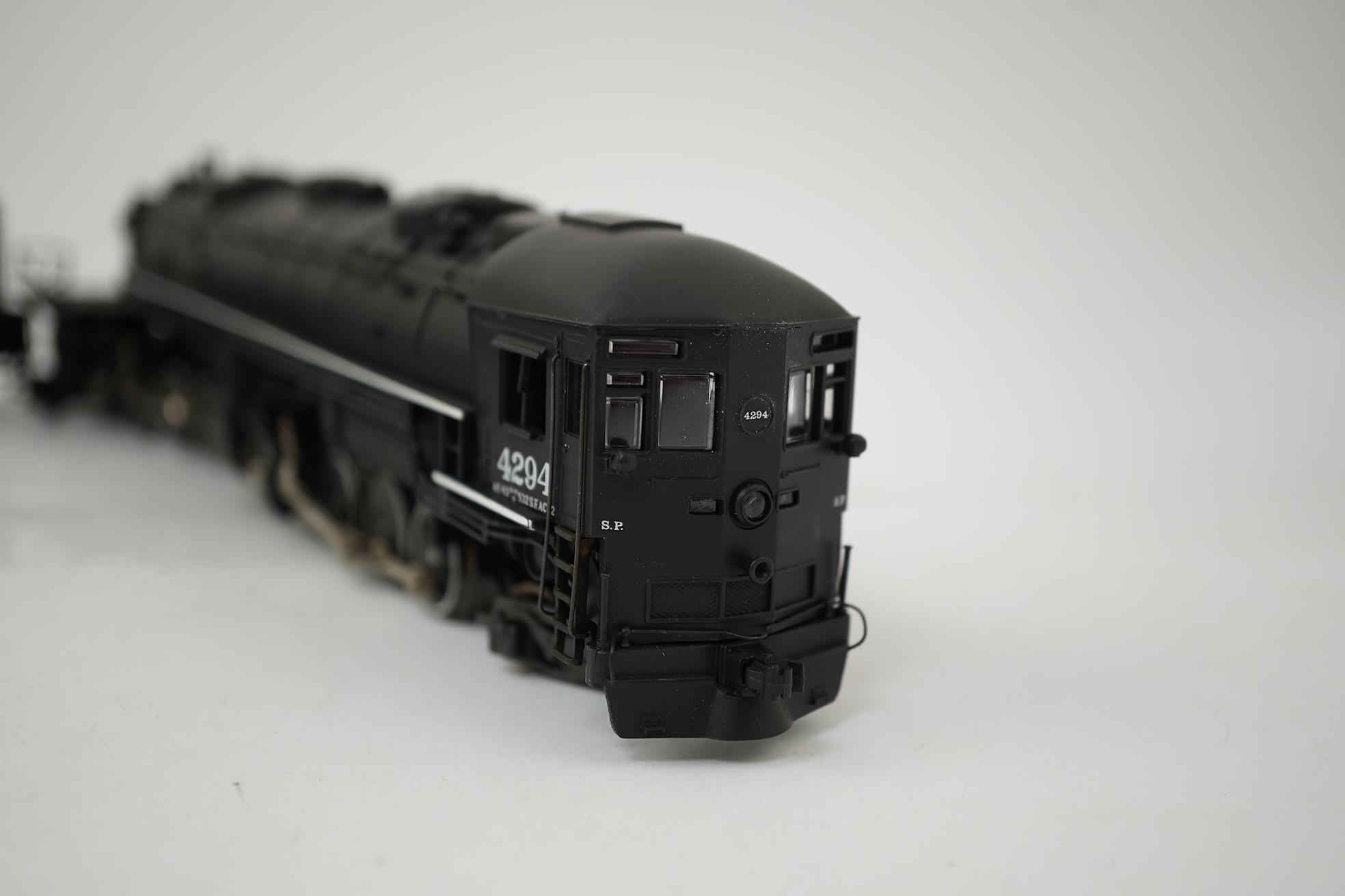 A boxed HO gauge Rivarossi (5426) model of Southern Pacific Lines S.P.L. Cab Forward, 4294, 4-8-8-2 tender locomotive, powered for two rail operation.